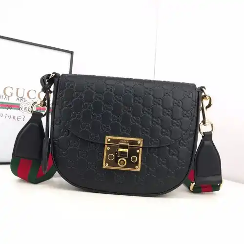 G*u*i bags 19b57g0049