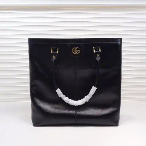 G*u*i bags 19b57g0105