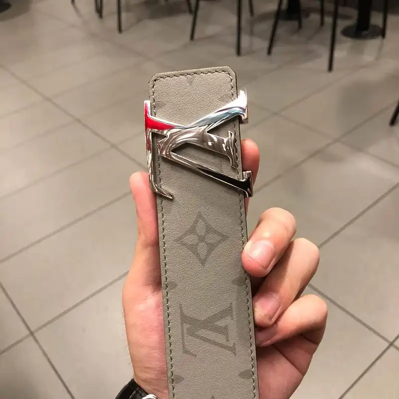 LV s Belte 19xf0020