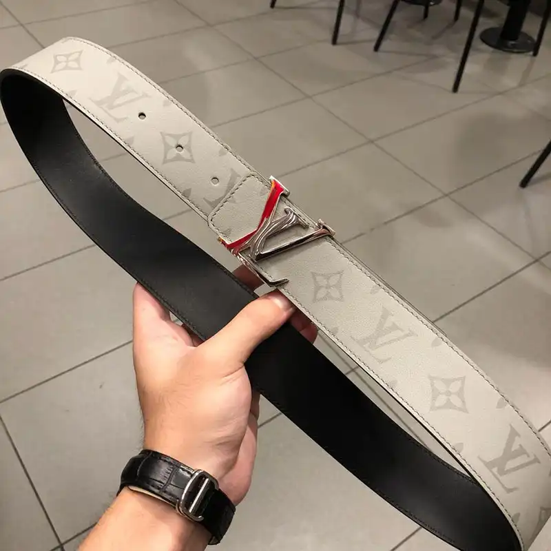 LV s Belte 19xf0020