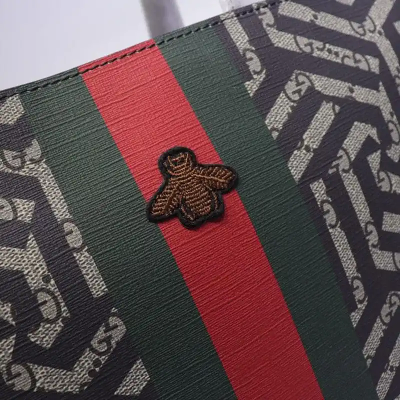 G*u*i tote bags 19gm0010