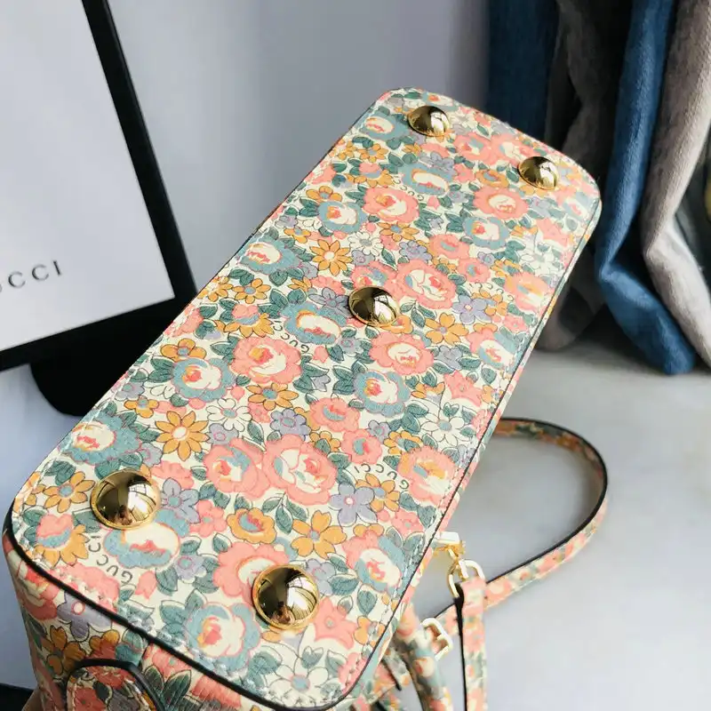 G*u*i bags 2101sh0049