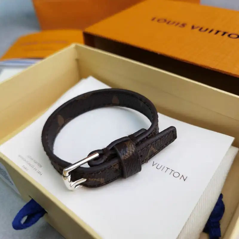 ORNAMENTS Ornament 2108WH0078