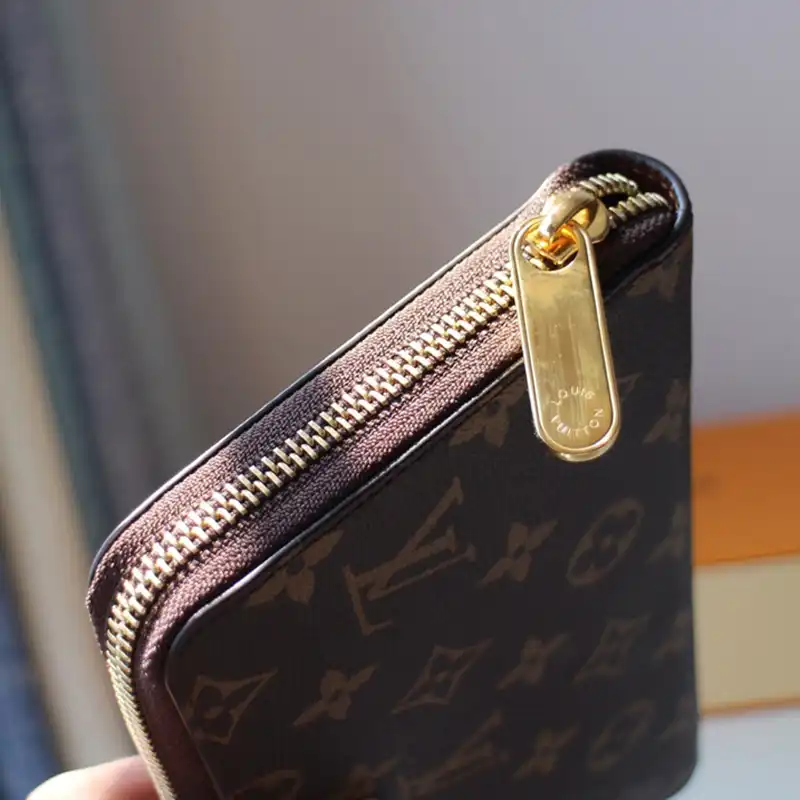 LV Bag 2204HT0025
