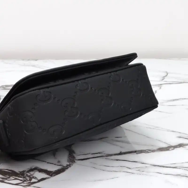 G*u*i bags 2411ya0202