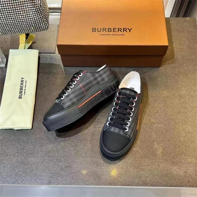 Burberry Sneaker Practical 2616