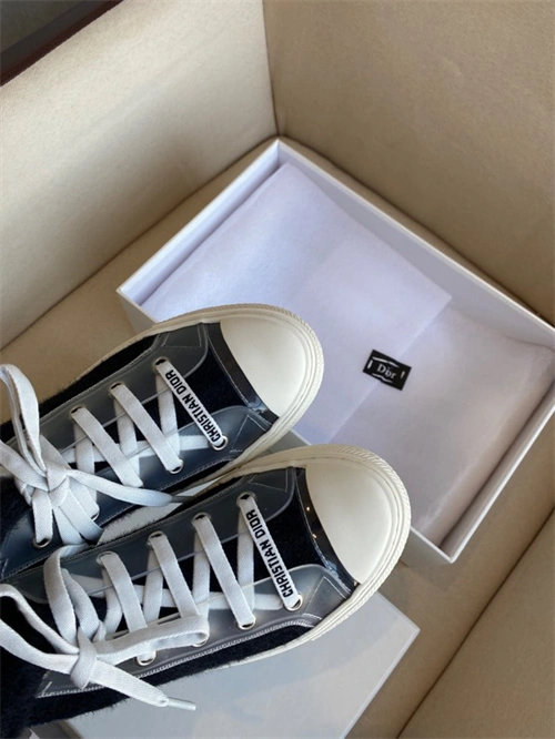 Packable DR Sneaker 1083