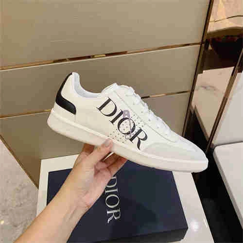 Contemporary DR Sneaker 1139