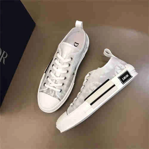Fashionable DR Sneaker 1151