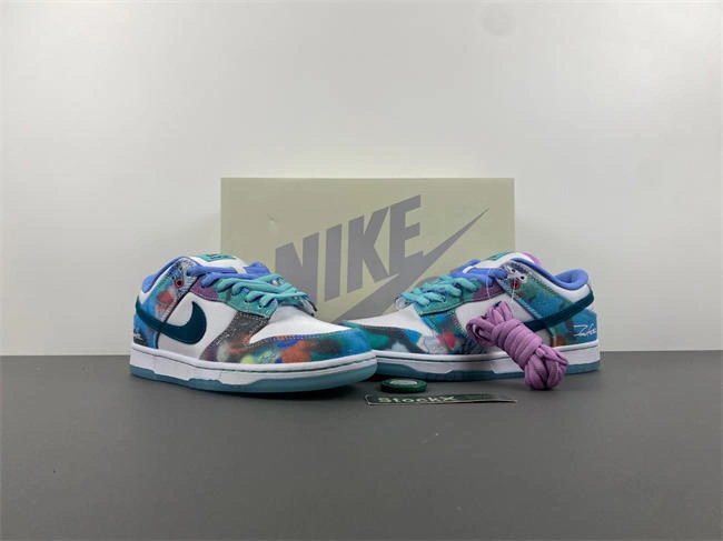 Futura Laboratories x Nike SB Dunk Low Efficient 4549
