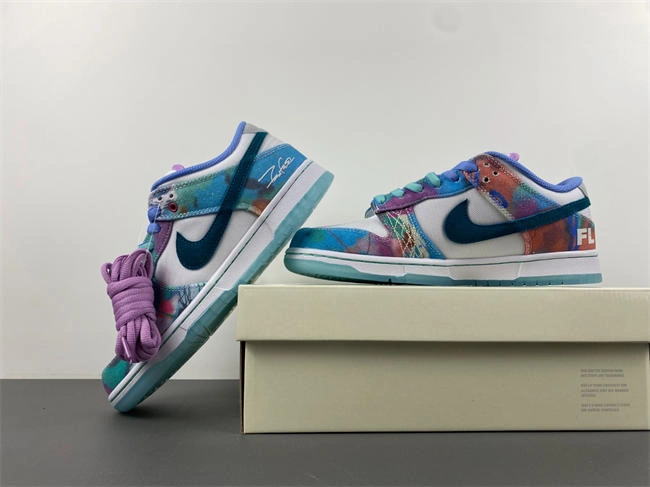 Futura Laboratories x Nike SB Dunk Low Efficient 4549