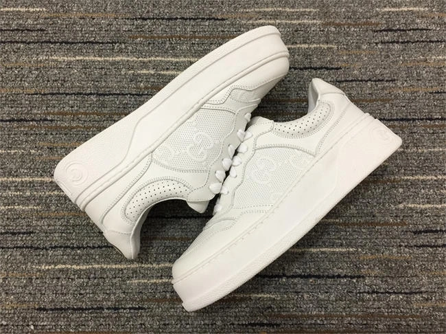 fashionable G*u*i low top sneaker 562