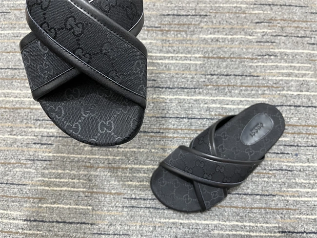 trendsetting G*u*i slide 413