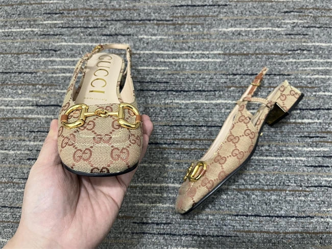 moisturewicking G*u*i slipper 495