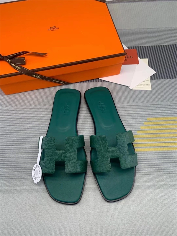 Versatile H Slipper 2339