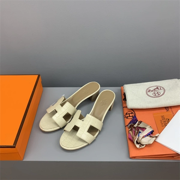 H Slipper Unisex 2365