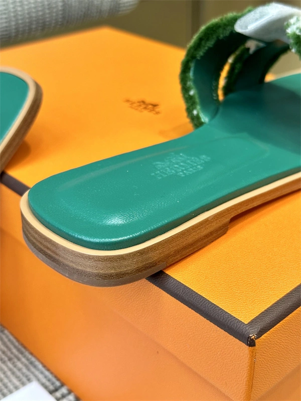 H Slipper Practical 2371