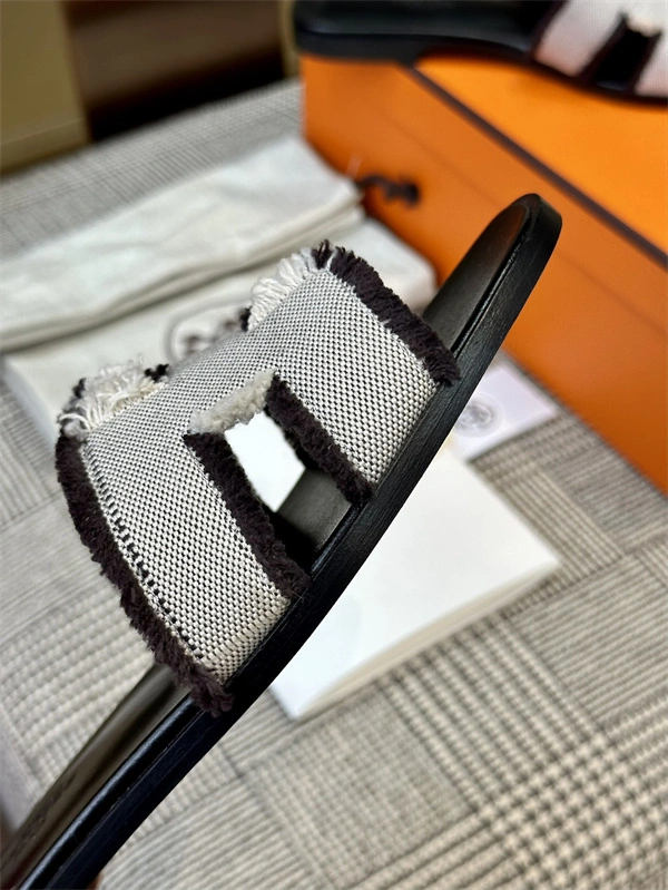 H Slipper Practical 2371