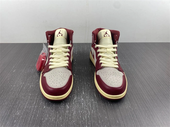 Jordan 1 Mid SE Tiki Leaf Team Red DZ2820- Effortless 3684