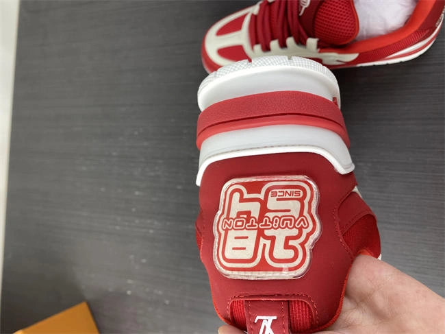 Modern Louis Vuitton 1749