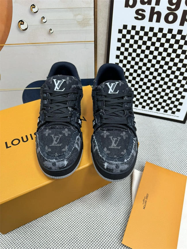 Minimalist Lv Trainer Sneaker 2013