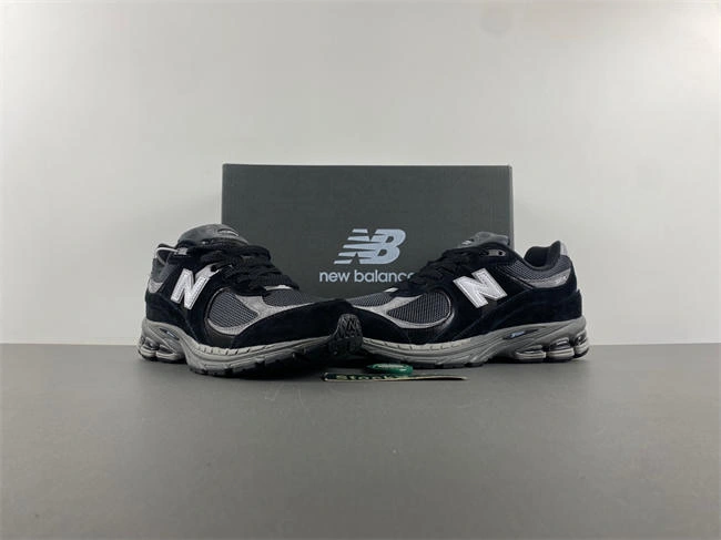 GoodFit New Balance 2002R Black Dark Grey White M2002RR 5825