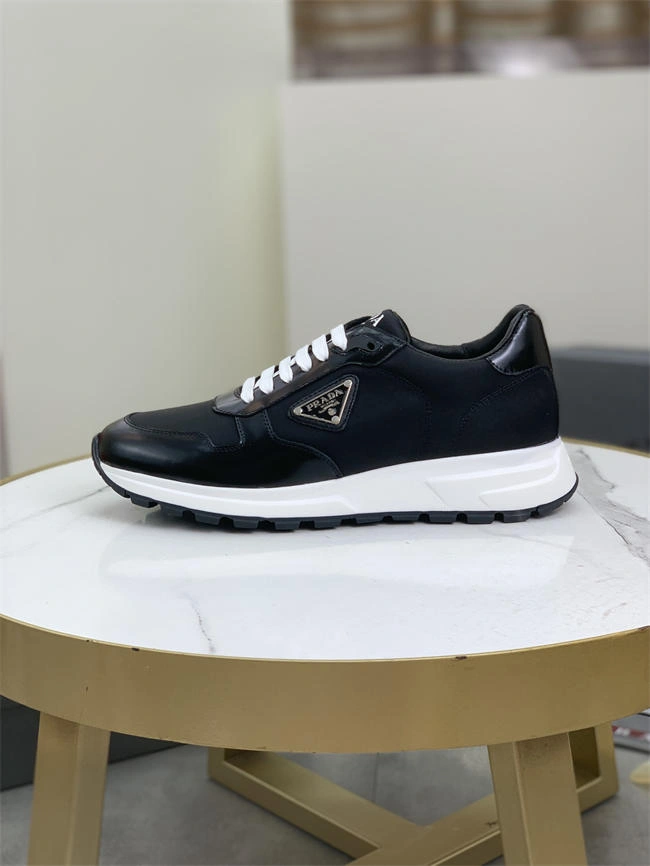 Prada Runner Sneaker Trendy 3200
